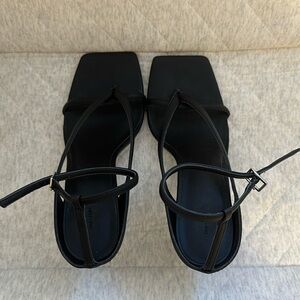 Oak and fort black ankle heel